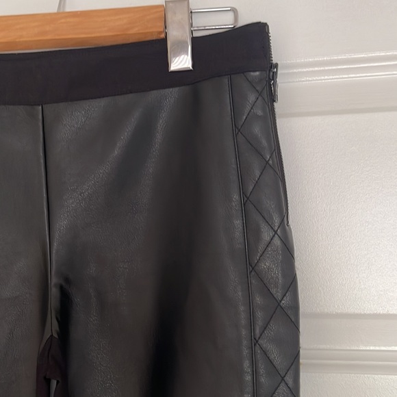 Armani exchange women’s faux leather pants. - Picture 3 of 9